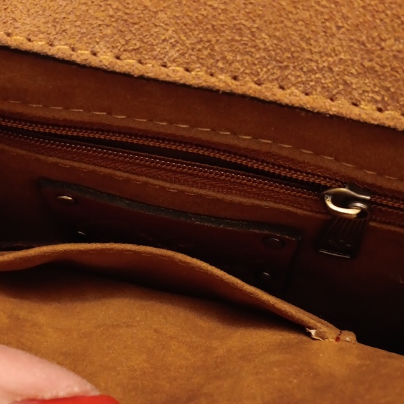 Patricia Nash leather crossbody - Picture 5 of 5